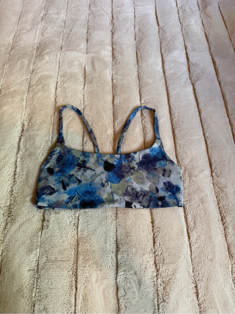 🥳 *SALE* lululemon athletics Wunder Strappy Bra, Blue Floral, Size 6